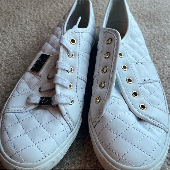 Guess white tennis shoes 👟 size 81/2 - Picture 5 of 7